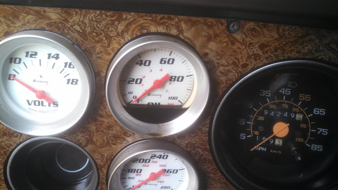 Attached picture Oil pressure gauge.jpg